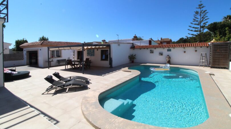 Pool von Casa Badia Blava