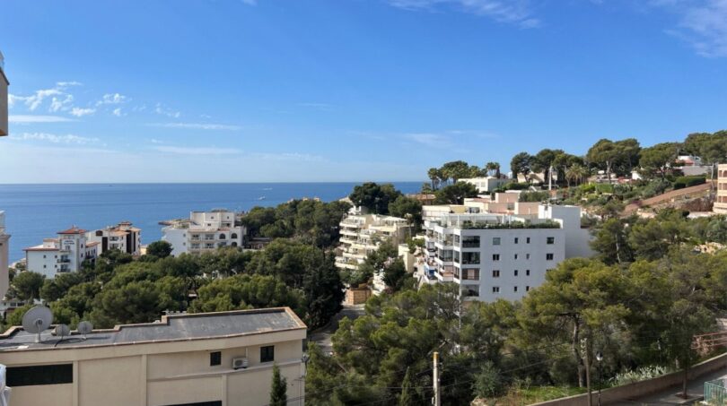 Terrasse mit Blick auf das Meer