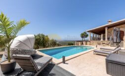 Exklusive Luxusfinca mit Panoramablick und großzügigem Pool