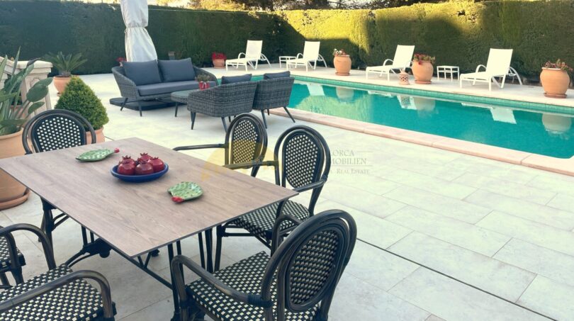 Terrasse und Pool