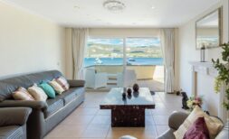 Exklusive Meerblick-Wohnung in erster Linie – Ihr Rückzugsort mit mediterranem Flair