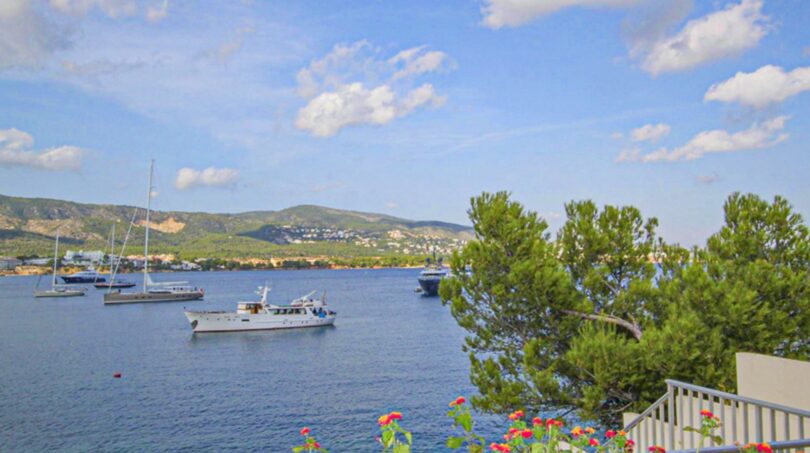 Terrasse mit Blick auf das Mittelmeer