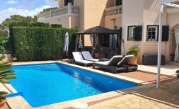 Exklusive Doppelhaushälfte mit Privatsphäre und Komfort – Ihr Traumzuhause auf Mallorca