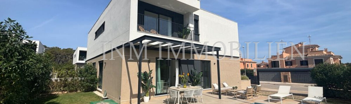 Bild zum Objekt: 129m² Neubau DHH mit 5 Zimmern, 3 Bädern & Pool zu verkaufen