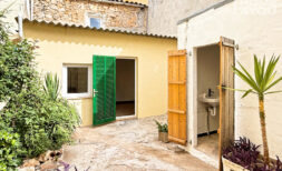 Bezugsfertiges Stadthaus im Vintage-Stil mit 2 SZ, 2 Bäder, Büro, Patio & Dachterrasse, ruhige Lage