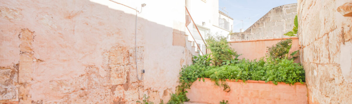 Bild zum Objekt: Renov. 148m² Stadthaus mit 3 SZ, Patio und Terrasse zu kaufen