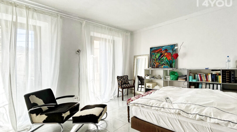 Schlafzimmer 1