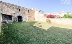 Historic natural stone townhouse in Felanitx, 256m² living space, garden, 2 houses, lots of potential