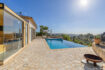 Doppelhaus mit 6 Zimmern, Garage & Pool zum Verkauf; Meerblick