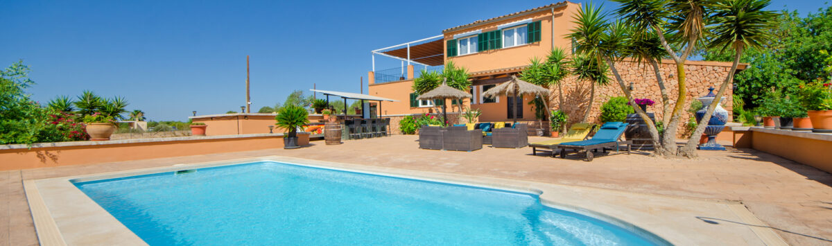 Bild zum Objekt: Finca mit 5 Zimmern, 2 Bädern & Pool mit Poolbar zum Verkauf