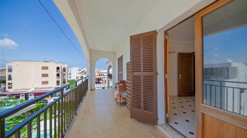 seitlicher Balkon