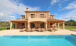 Mediterrane Finca mit Ferienvermietlizenz und Pool in Son Carrió