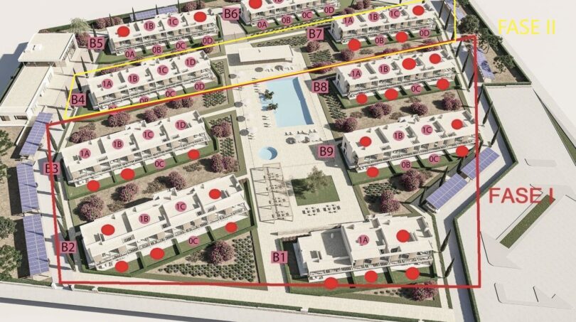 Lageplan der Neubauanlage in Sa Ràpita nahe Es Trenc mit 9 Gebäuden, Pool und zwei Bauphasen.