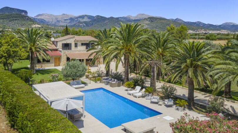 Finca mit Pool