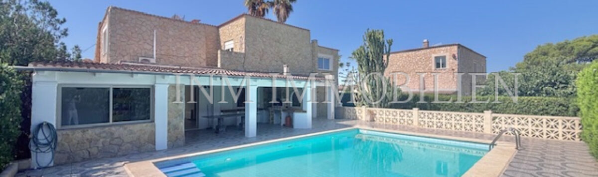 Bild zum Objekt: Villa mit 5 SZ, 3 Bädern, Garage, Terrassen & Pool zu mieten