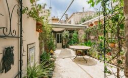 Encantadora y típica casa de pueblo con patio muy agradable