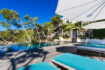 Villa mit 9 SZ, 8 Bädern, Aufzug, Garage & Pool zum Verkauf