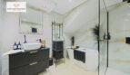 EG Bad mit Wanne & Dusche