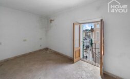 Stadthaus mit genehmigtem Sanierungsprojekt & Dachterrasse von Felanitx, zentral, 138m², 3 SZ, 1 Bad