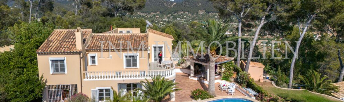 Bild zum Objekt: 316m² Villa mit 5 Zimmern, 3 Bädern und Pool zum Verkauf
