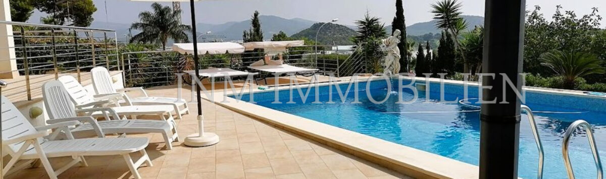 Bild zum Objekt: 400m² Villa mit 5 Zimmern, Meerblick, Sauna & Pool zur Miete