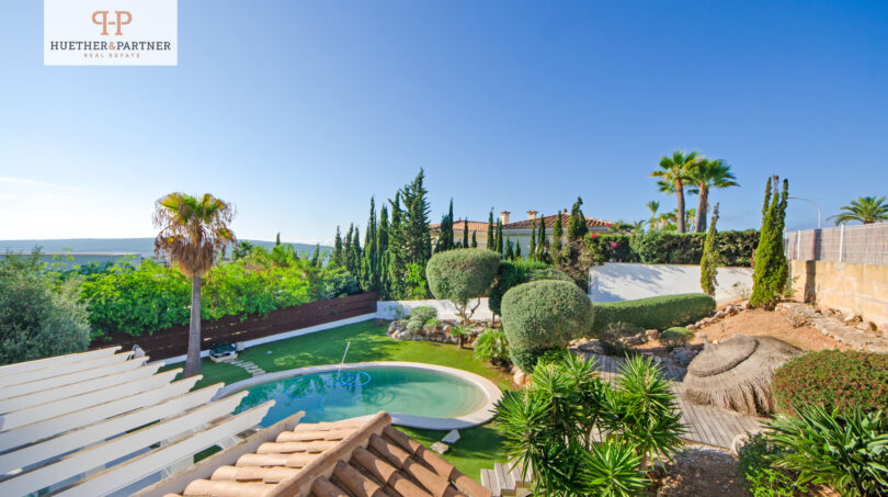 Infinity-Pool mit Panorama-Meerblick