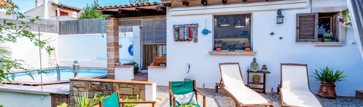 Bild zum Objekt: Stadthaus mit 3 SZ, Garten, Pool und Garage zum Verkauf