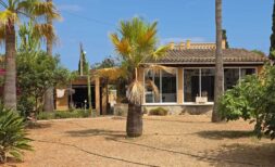 Mediterrane Finca mit Pool und Weitblick – Idyllisches Anwesen bei S’Illot