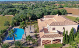Fantastische strandnahe mallorquinische Finca mit Pool und Meerfernblick
