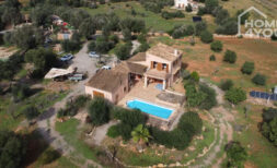 Idyllic finca in Ses Salines: 327m², 2 bedrooms, 2 bathrooms, pool, terraces, outdoor kitchen, garage, solar energy