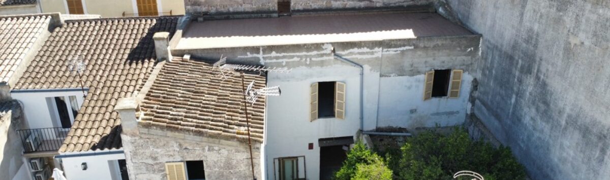 Bild zum Objekt: Haus mit 13 Zimmern, 2 Bädern und Dachterrasse zu kaufen