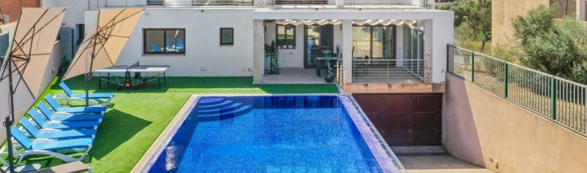 Bild zum Objekt: 370m² Haus mit 4 SZ, 4 Bädern, ETV-Lizenz und Pool zu kaufen