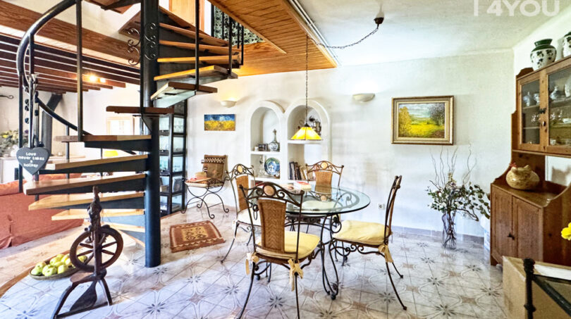 Living and dining area