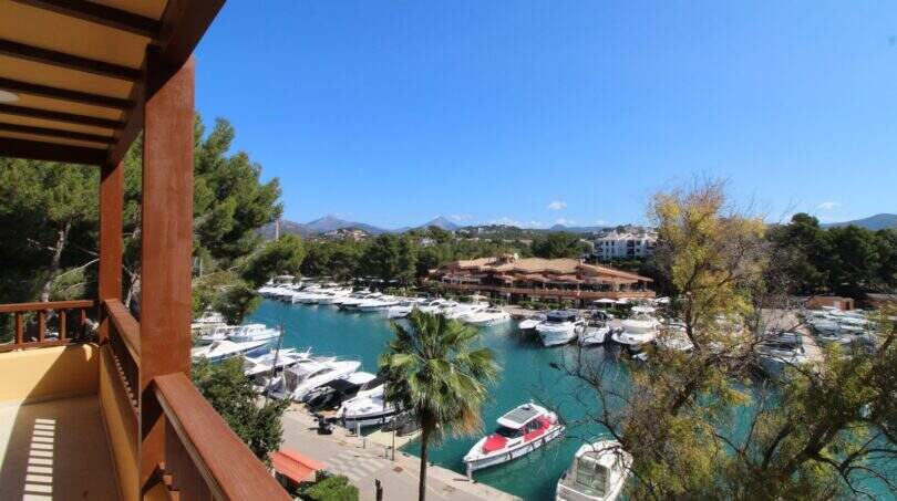 Blick auf den Hafen von der Terrasse