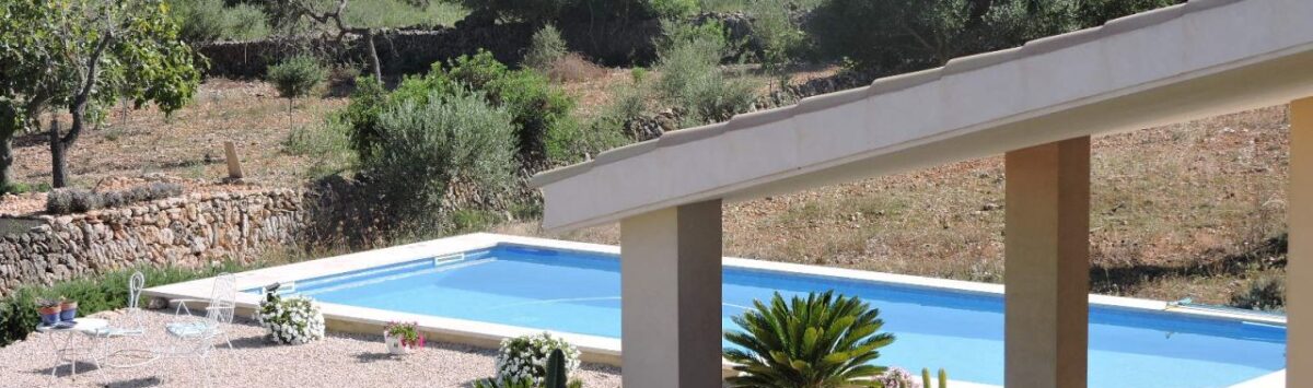 Bild zum Objekt: Finca mit 4 Zimmern, 3 Bäder, Pool und Garage zur Miete