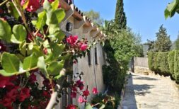 Schnucki-Apartment mit Poolnutzung und Terrasse in herrschaftlicher Finca mit Kapelle