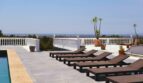 Luxuriöse Poolterrasse mit Sonnenliegen und Panorama-Meerblick, Villa Marratxí, Mallorca