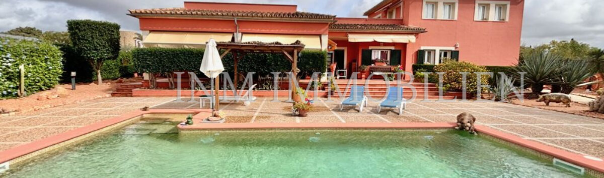 Bild zum Objekt: 263m² Villa mit 4 Zimmern, Garage, Pool und Garten zu kaufen