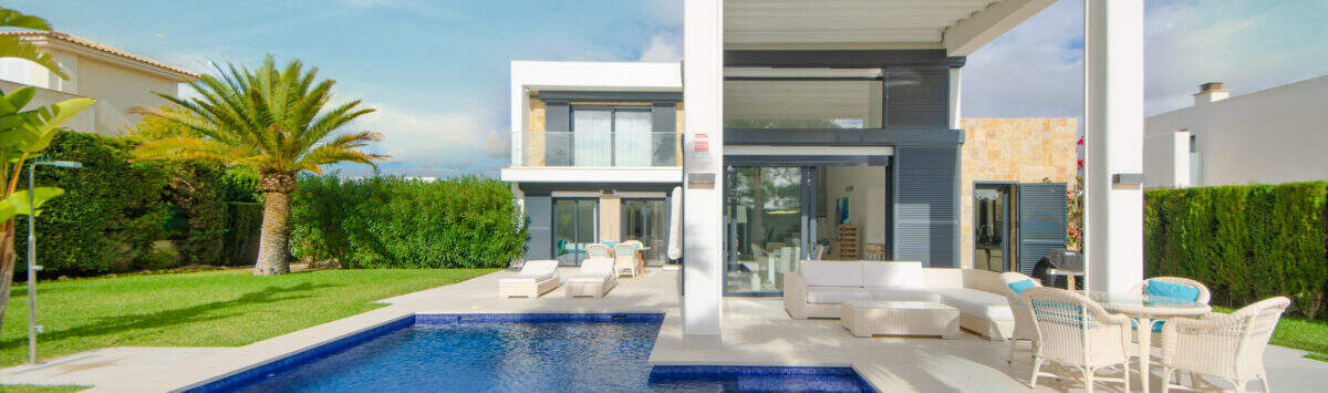 Bild zum Objekt: 120m² Luxus Villa mit 4 Zimmern, 2 Bädern und Pool zu kaufen