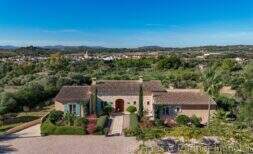 Hochwertige Luxusfinca mit traumhaftem Landschaftsblick, vielen Extras und Vermietungslizenz