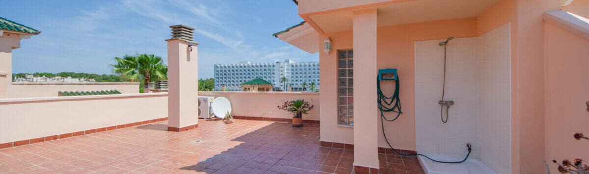 Bild zum Objekt: Möbliertes Penthouse mit 3 SZ, 2 Bädern und Pool zu kaufen