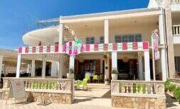 Top Lage 1. Meereslinie: stark frequentierte Eisdiele, 40 Sonnenplätze, an neuen Pächter abzugeben