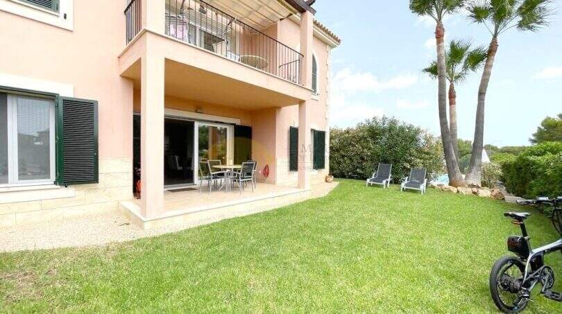 Vista de la casa desde el jardín