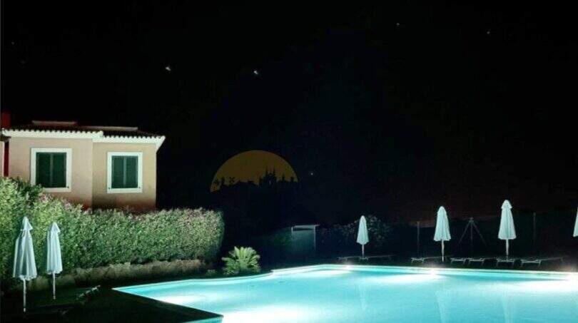 Vista de la casa desde la piscina