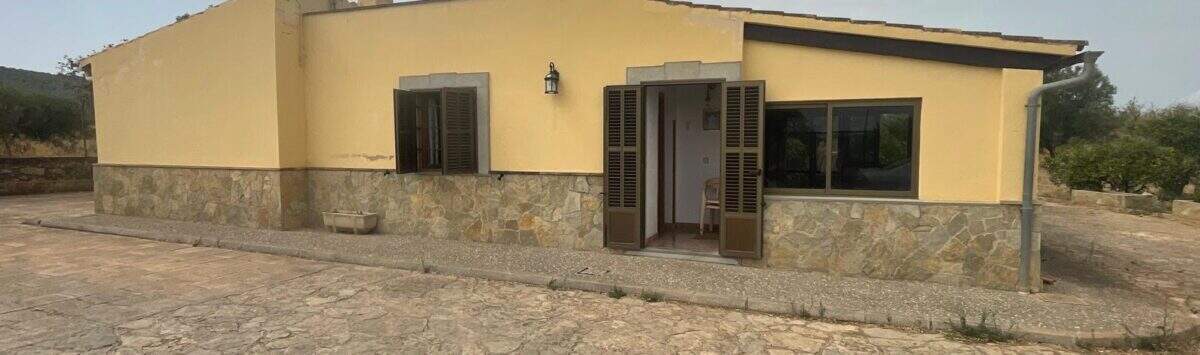 Bild zum Objekt: 4.400m² Finca mit 4 Zimmern, Bad, Kamin und Pool zu kaufen