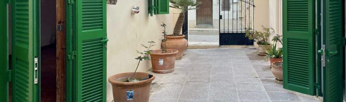 Bild zum Objekt: 301m² Dorfhaus mit 4 Zimmern, Bad und Garage zum Verkauf