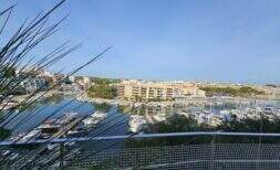 Traum in 1. Hafenlinie – Weitbick bis in die Berge, Gartenapartment