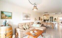 Liebevoll eingerichtete Erdgeschosswohnung mit großem Garten in einer Wohnanlage