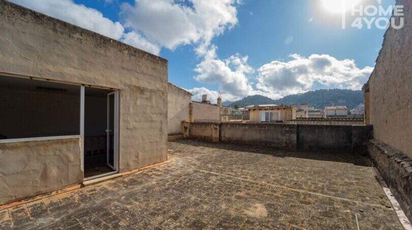 Stadthaus-mit-Projekt-grosse-Grundstück