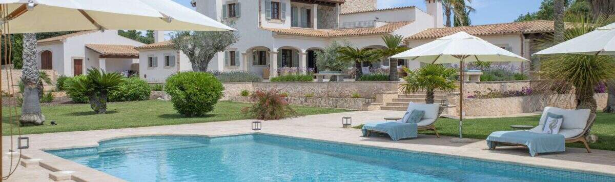 Bild zum Objekt: 27.468m² Anwesen mit 12 Zimmern, 6 Bädern und Pool zu kaufen